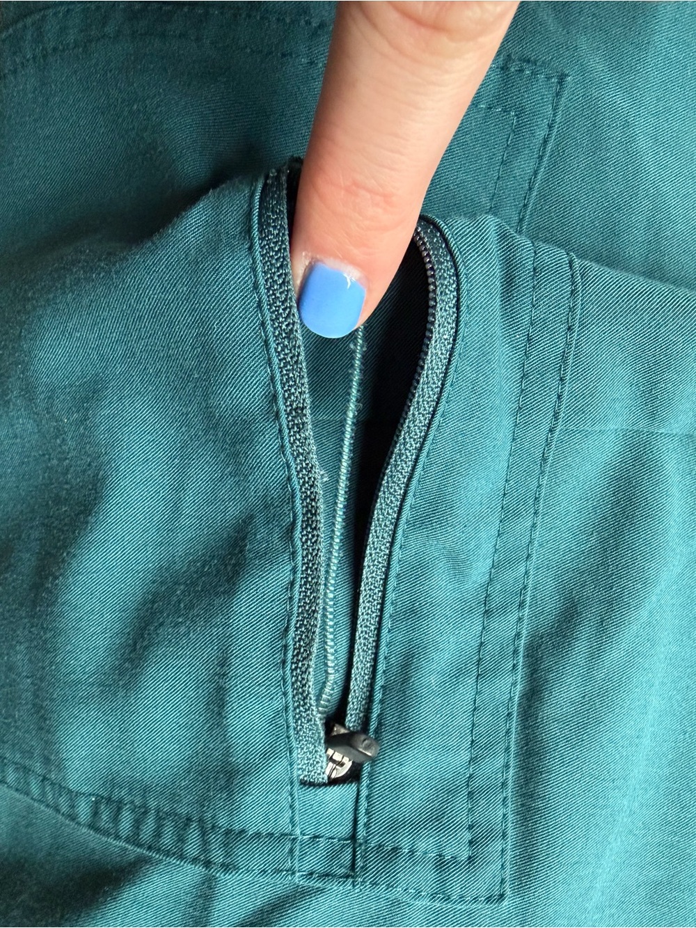 FIGS Teal Green Yola Skinny Jogger Scrub Pants Women’s XS Technical Collection - Picture 4 of 5